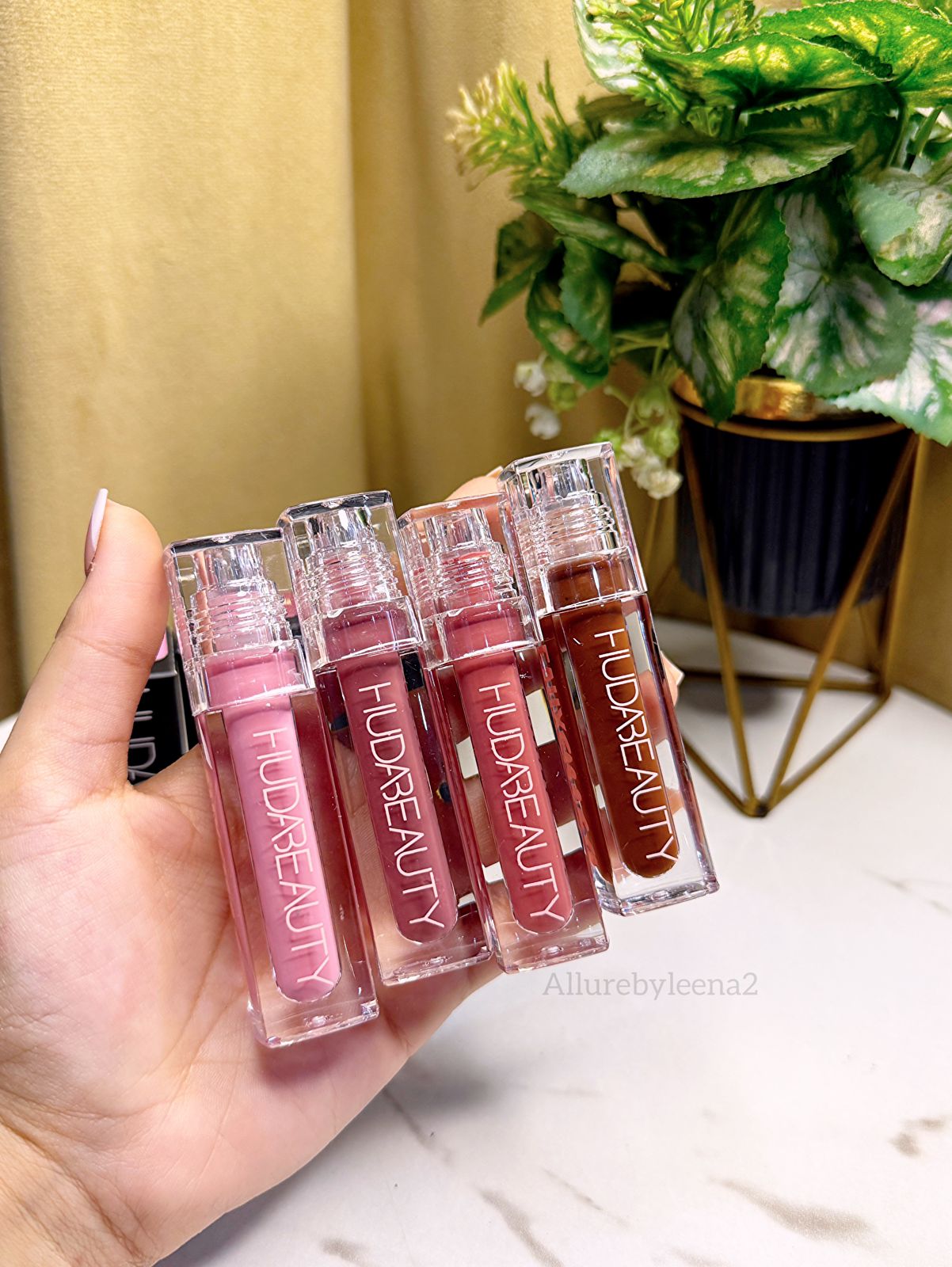 HUDA BEAUTY FAUX FILLER