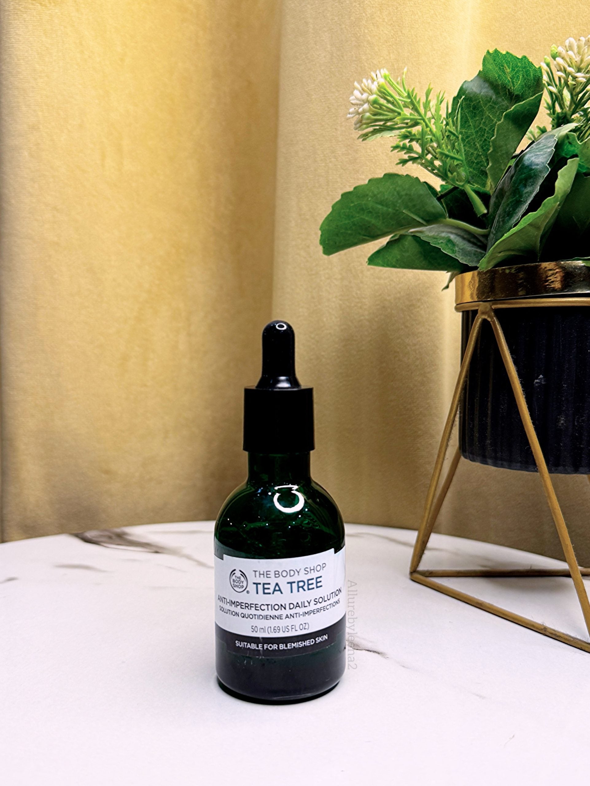 The Body Shop Tea Tree Anti-Imperfection Daily Solution