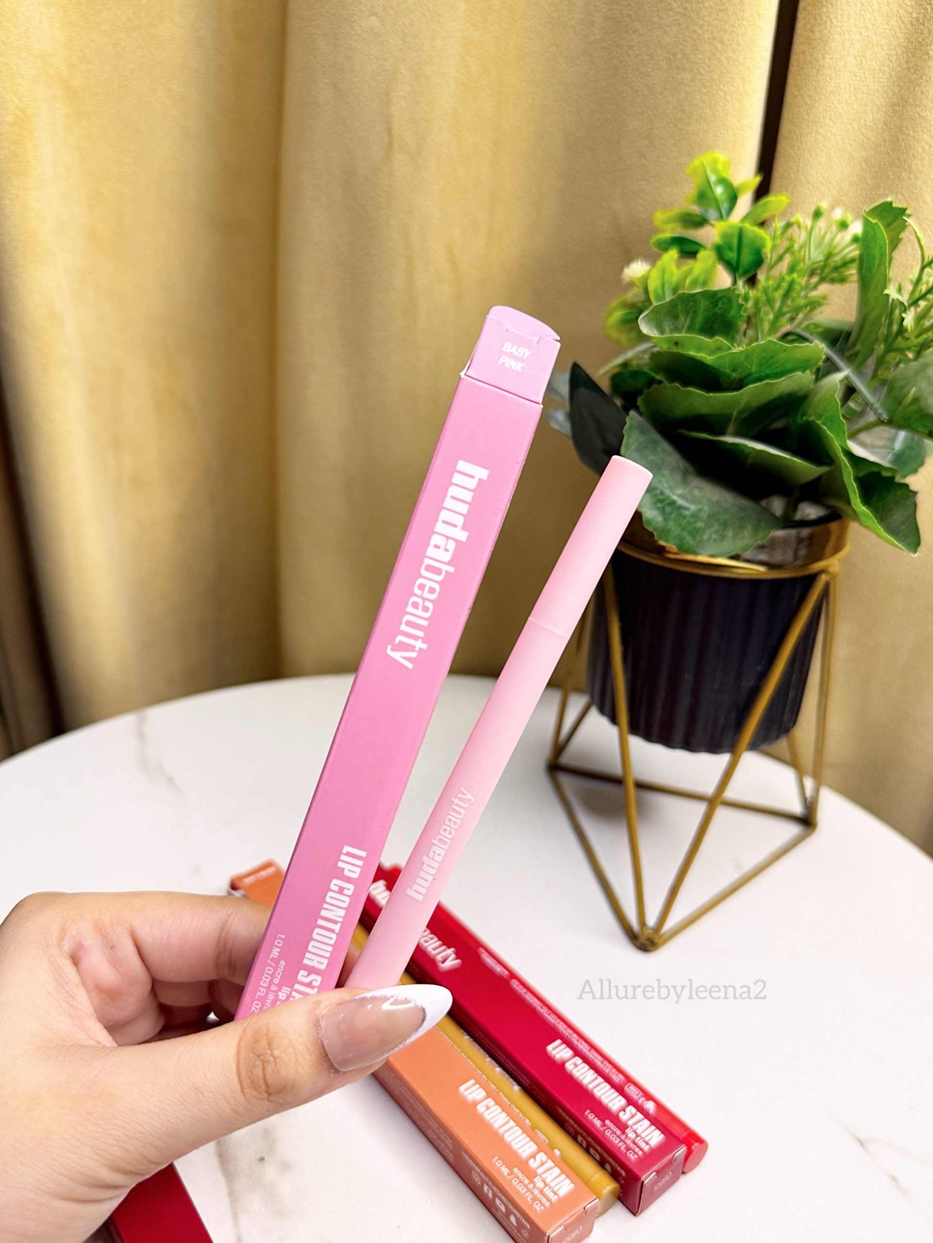 Huda Beauty Lip Contour Stains