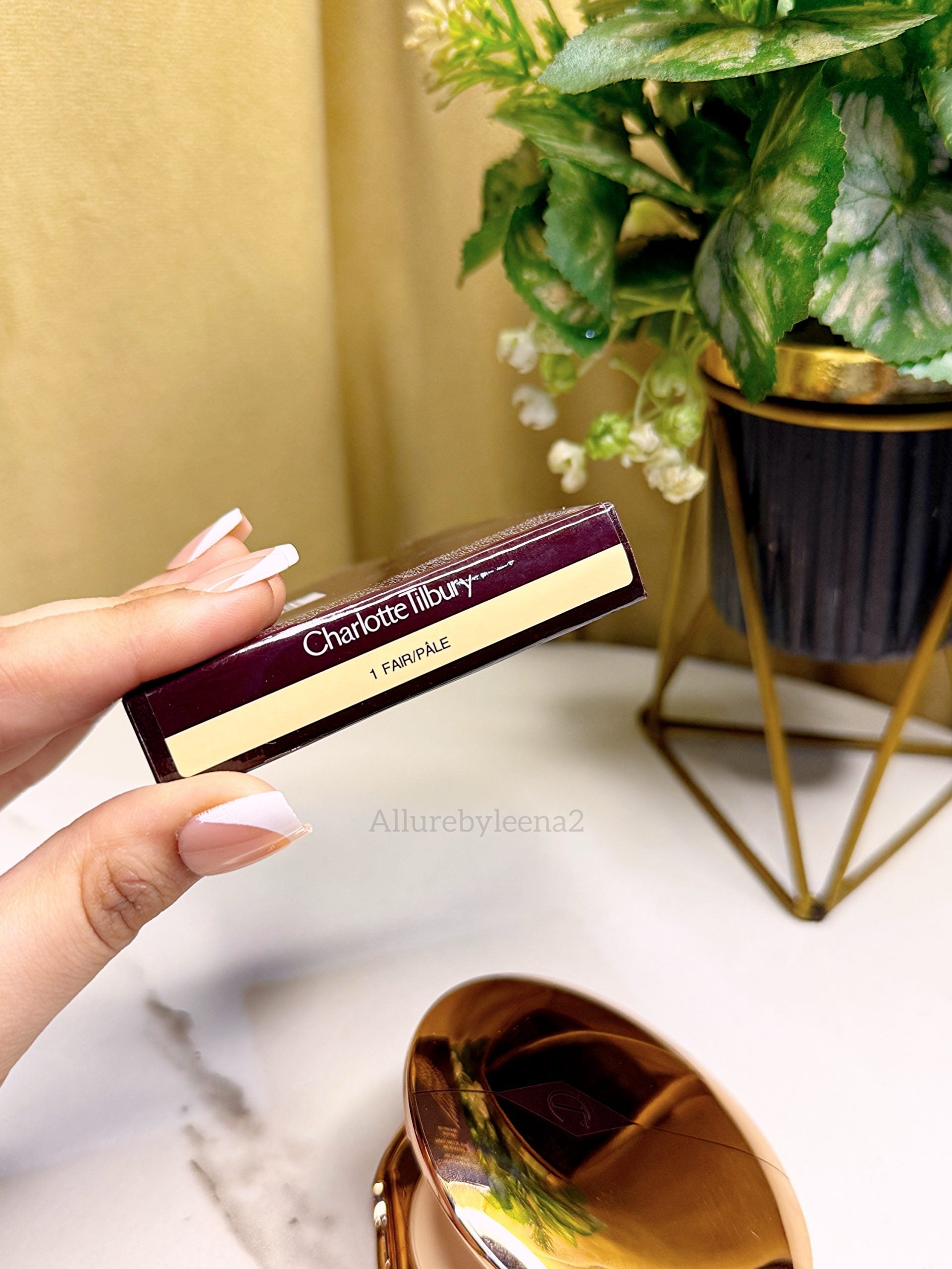 Charlotte Tilbury Airbrush Flawless Finish Setting Powder.