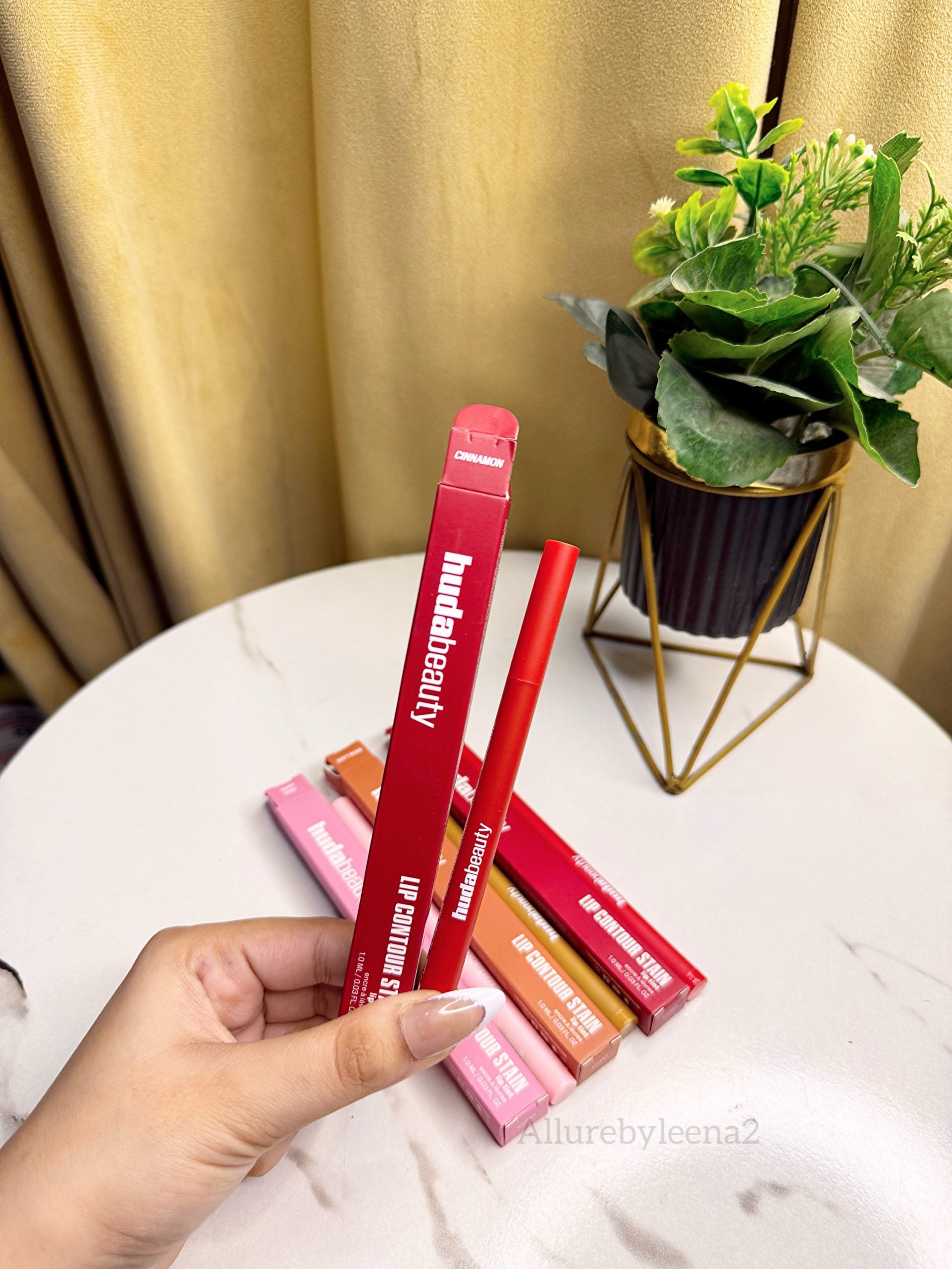 Huda Beauty Lip Contour Stains