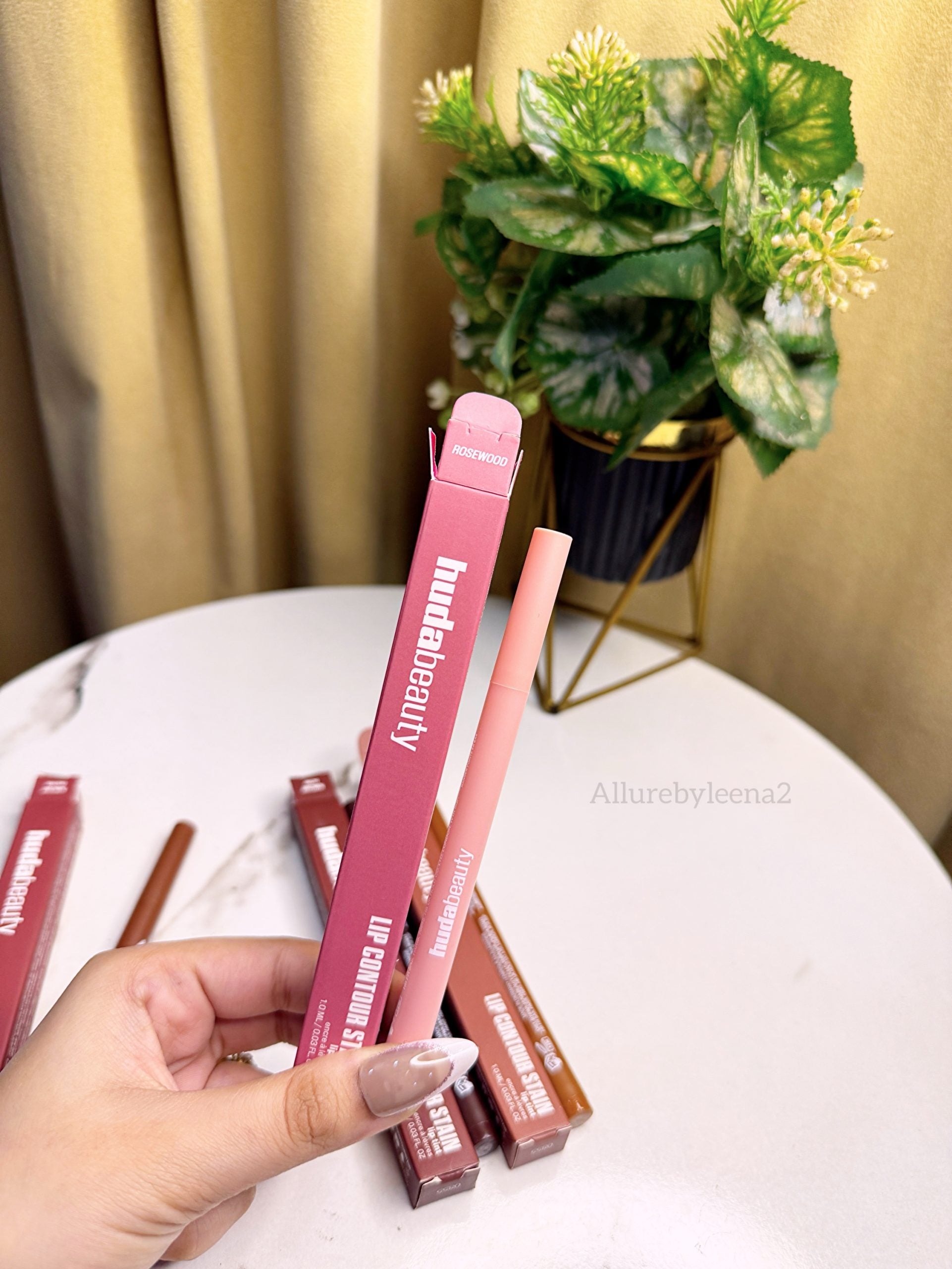 Huda Beauty Lip Contour Stains