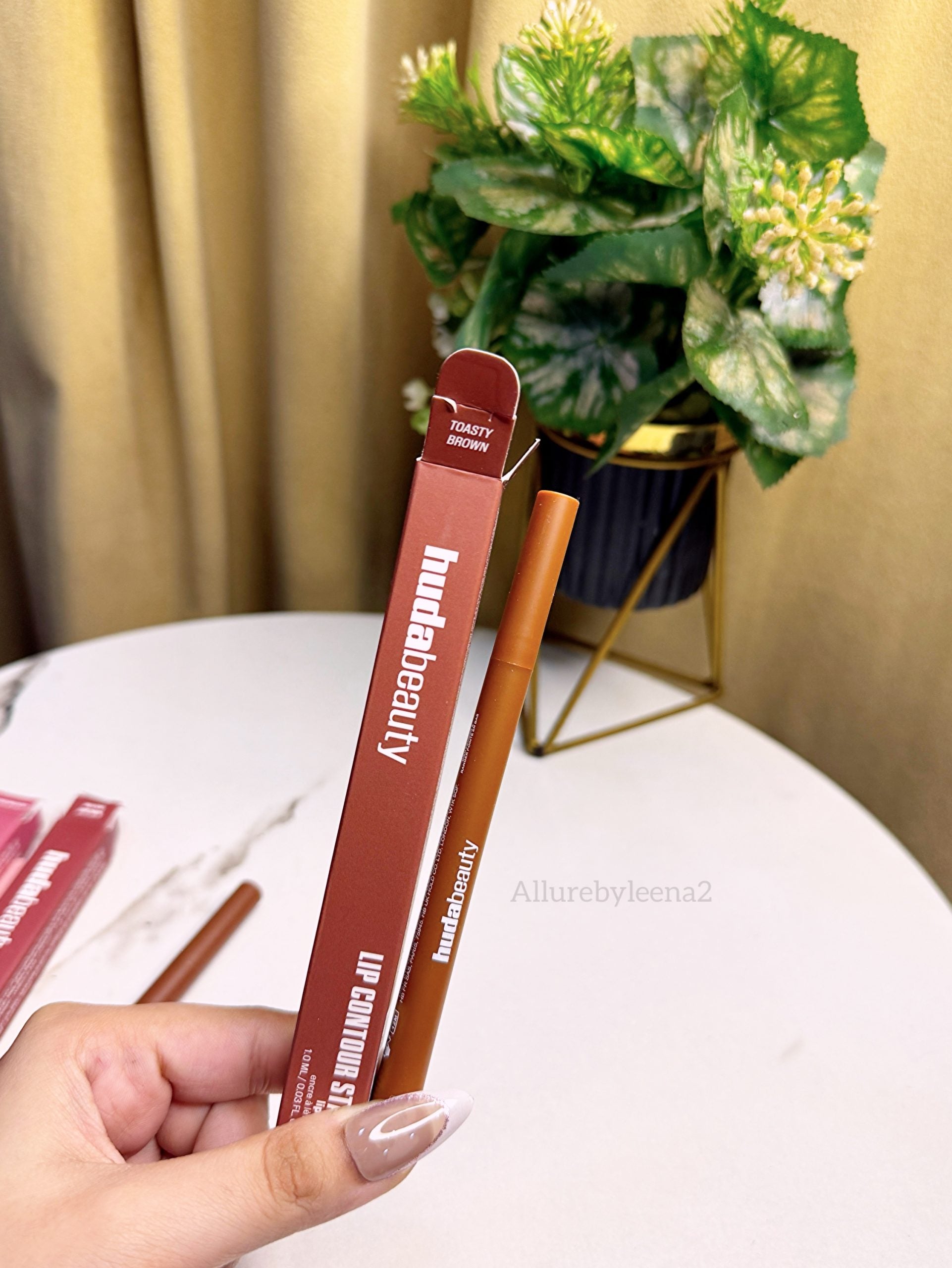 Huda Beauty Lip Contour Stains