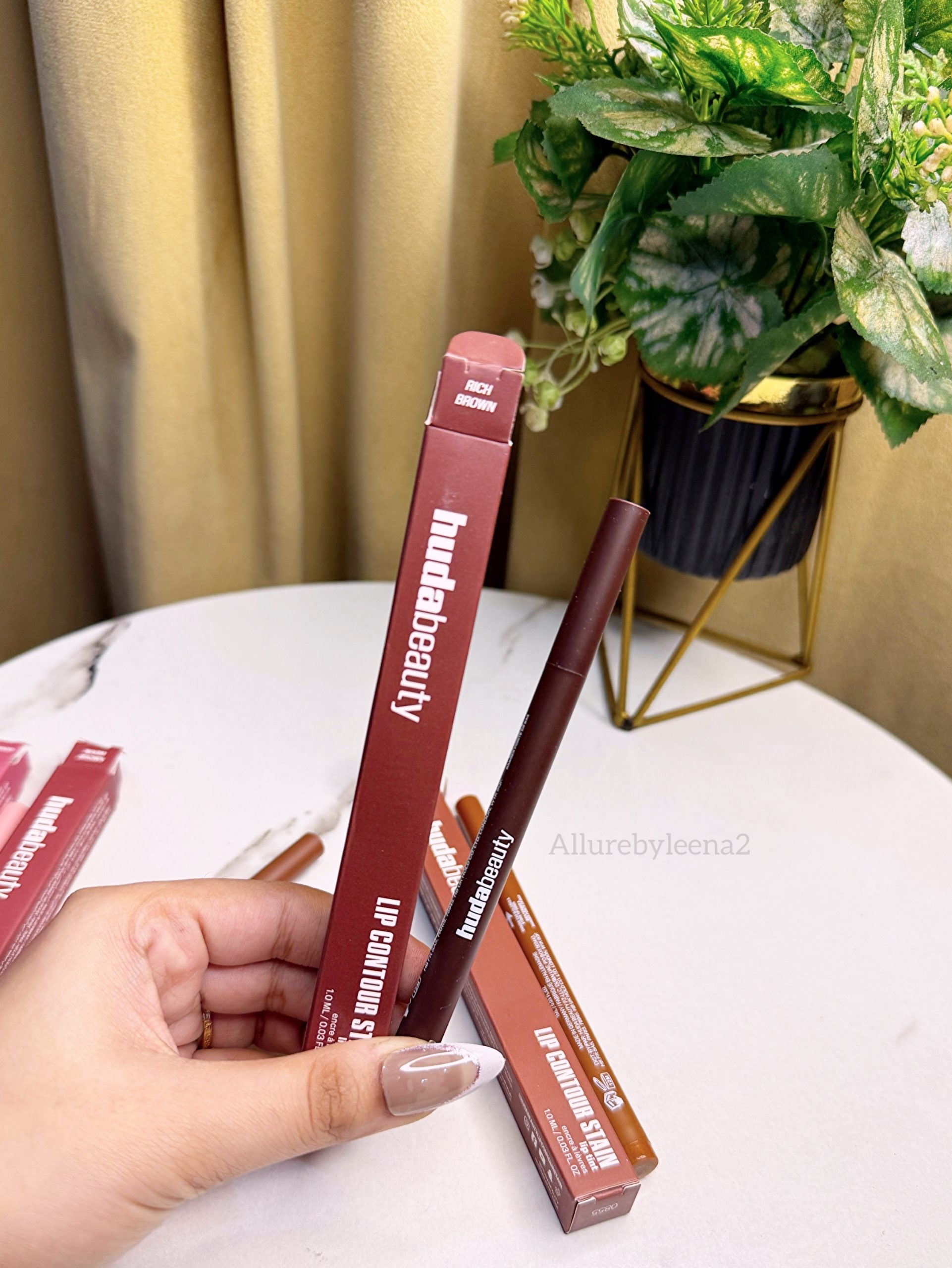 Huda Beauty Lip Contour Stains